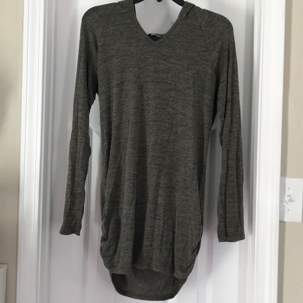 Hooded lightweight shirt